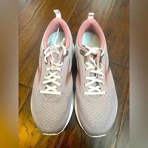 Brooks Revel 4 sz 9